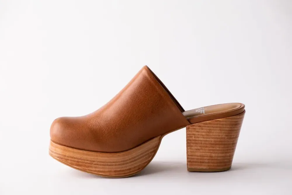 Sale Fortress Ava Clogs in Whiskey Shoes